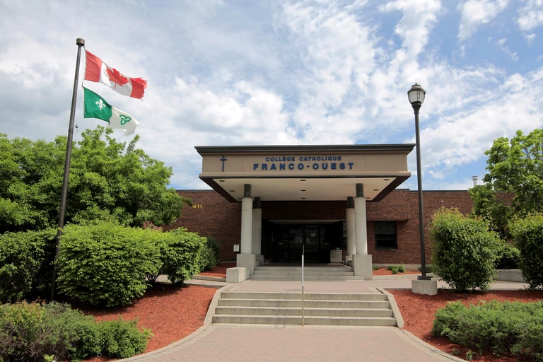 façade du collège Franco-Ouest